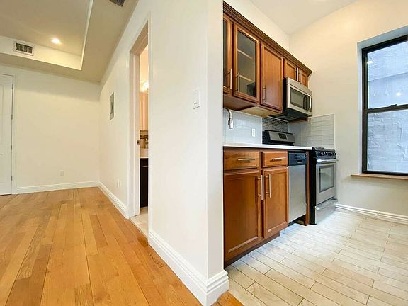 3rd image of 555 Eastern Pkwy APT 1B
