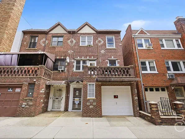 3223 41st St, Astoria, NY 11103