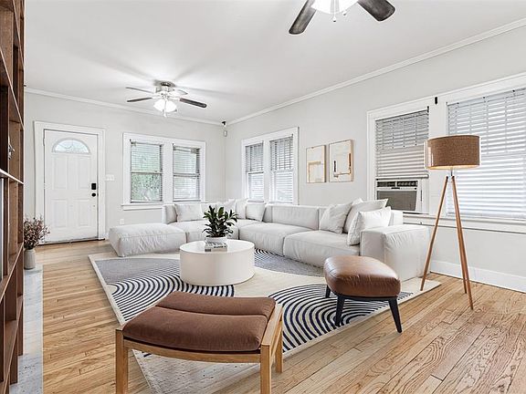 2nd image of 2809 W Park Pl
