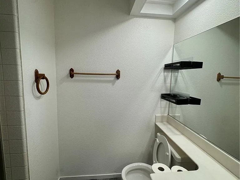 2507 Berwick Ct — Photo 9