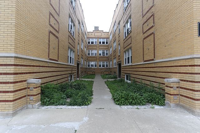 1st image of 4407 N Kenneth Ave #B3