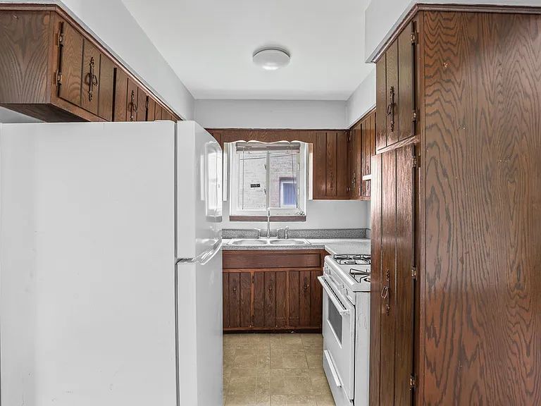 668 Clyde Ave #1N — Photo 4