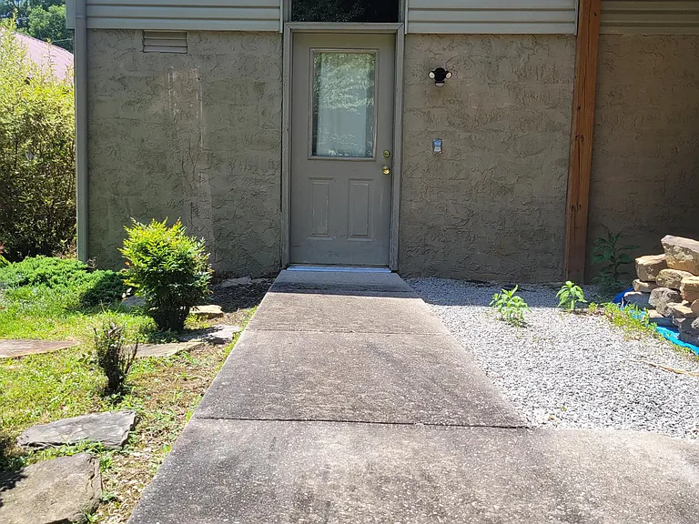 456 Snead Dr — Photo 43