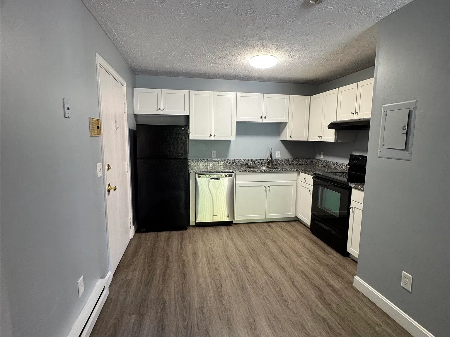 2 bed, 1.0 bath, 627 sqft, $1,650 — Photo 1