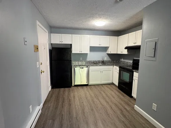 39 Old Hackett Hill Rd APT 2E, Manchester, NH 03102