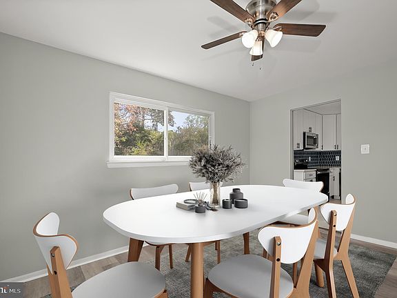 3rd image of 7209 Martins Ct