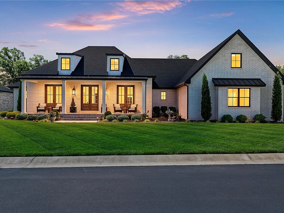 1st image of 312 Copper Oaks Dr