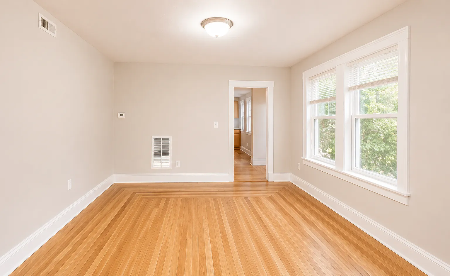3 bed, 1261 sqft, $2,100 — Photo 2