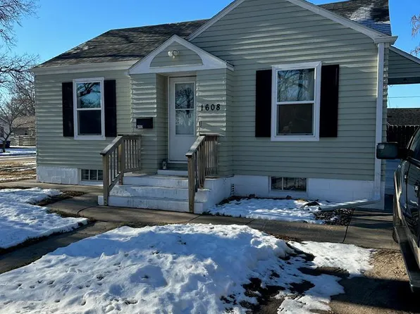 1608 N Elm St, Grand Island, NE 68801
