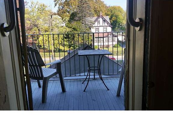 4th image of 192 N Lansdowne Ave APT C2