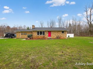 825 Sixteen Mile Rd NW, Kent City, MI 49330