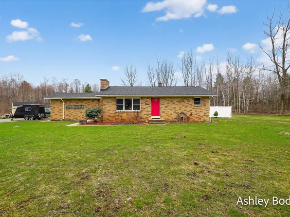 825 Sixteen Mile Rd NW, Kent City, MI 49330