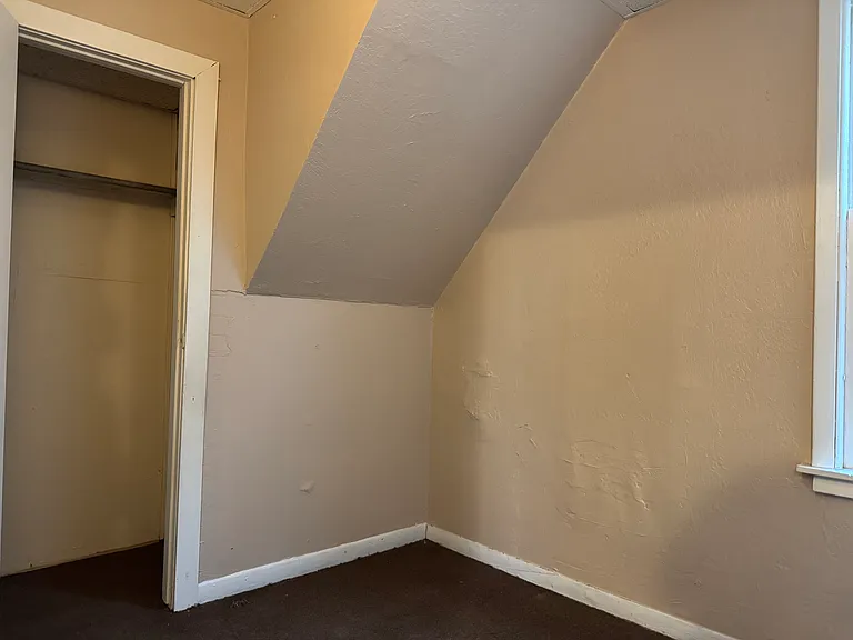 27 Moselle St #1 — Photo 5