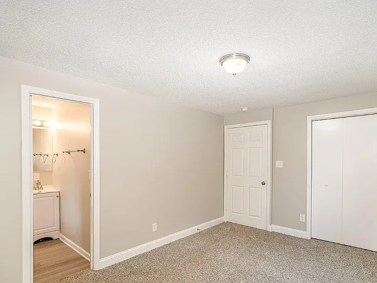433 Greenwood Dr — Photo 17