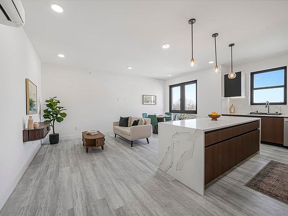 4th image of 4614 Kennedy Blvd