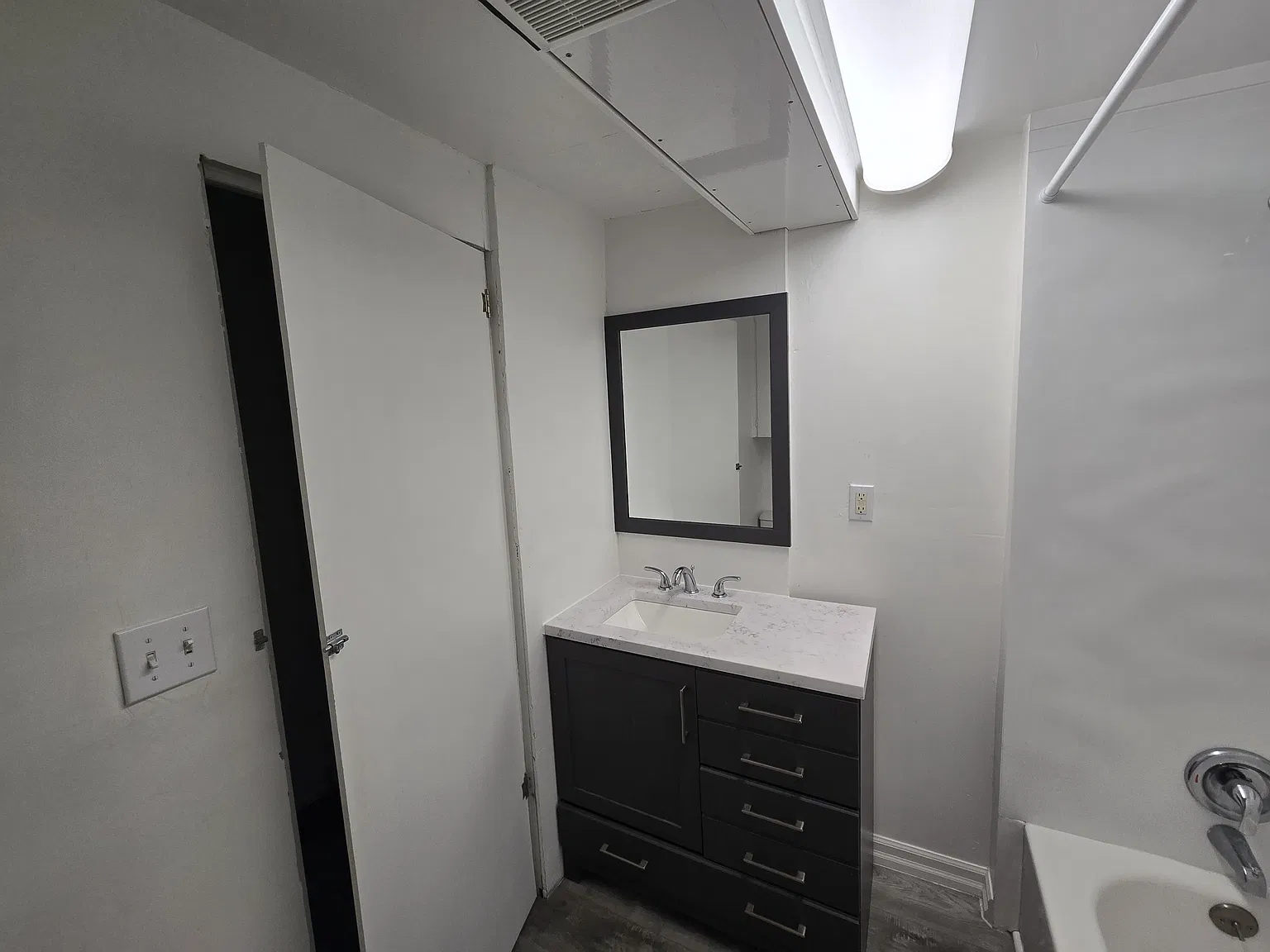 2 bed, 940 sqft, $1,400 — Photo 2