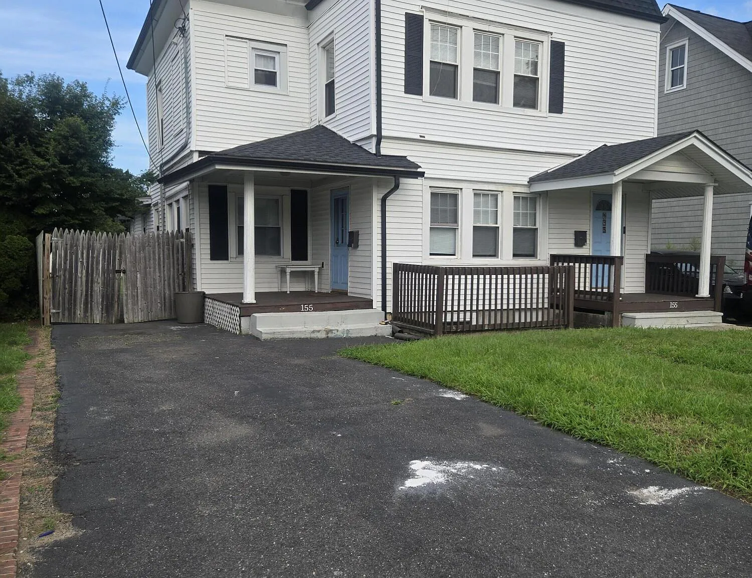 2 bed, 2732 sqft, $2,050 — Photo 1