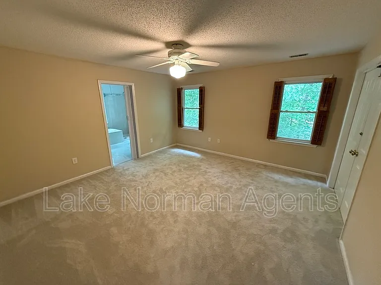 9423 Fairmead Dr — Photo 13