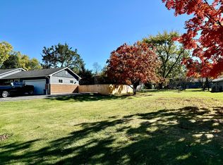 808 W Blodgett Ave, Lake Bluff, IL 60044