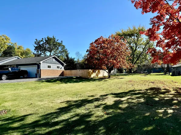 808 W Blodgett Ave, Lake Bluff, IL 60044