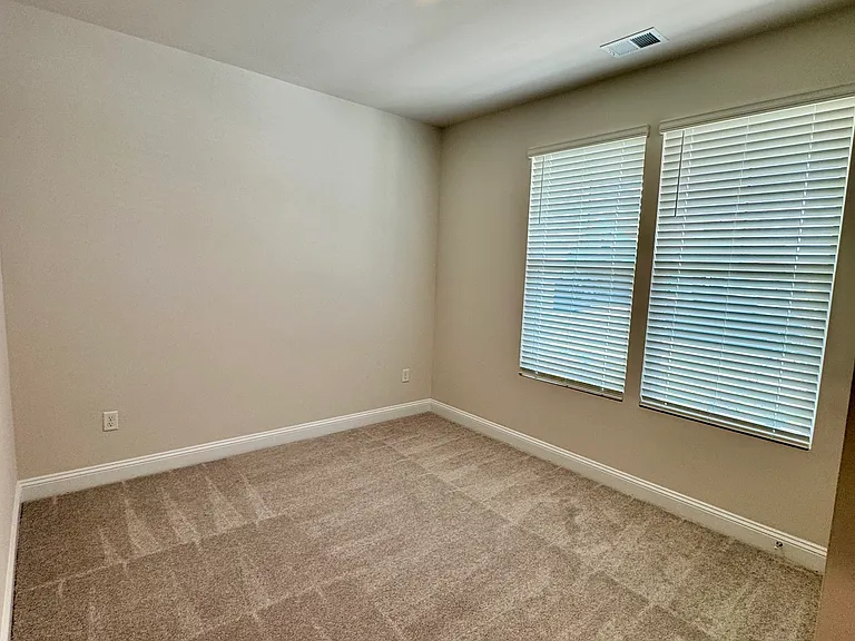 7449 Linda Vista Ln — Photo 6