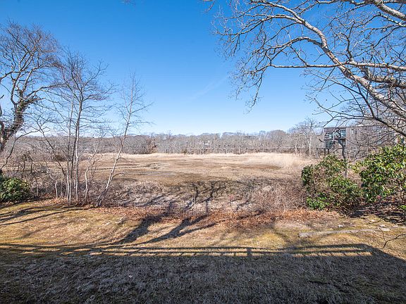 4th image of 72 Loop Road