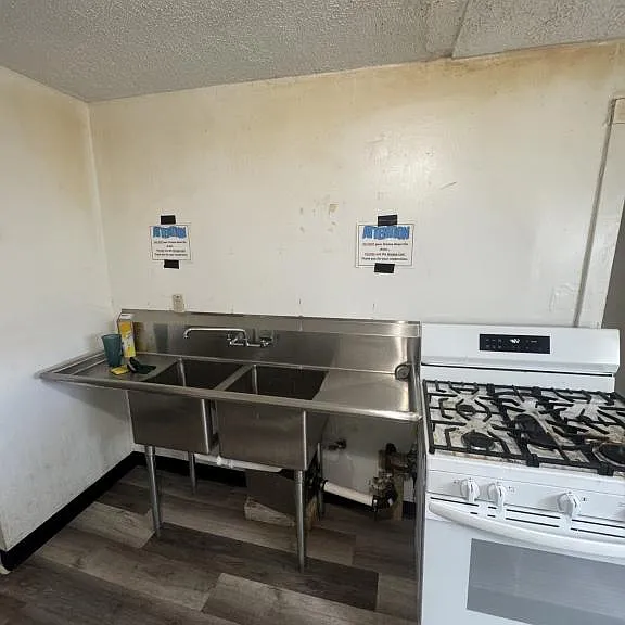 4606 Ward St #7 — Photo 3