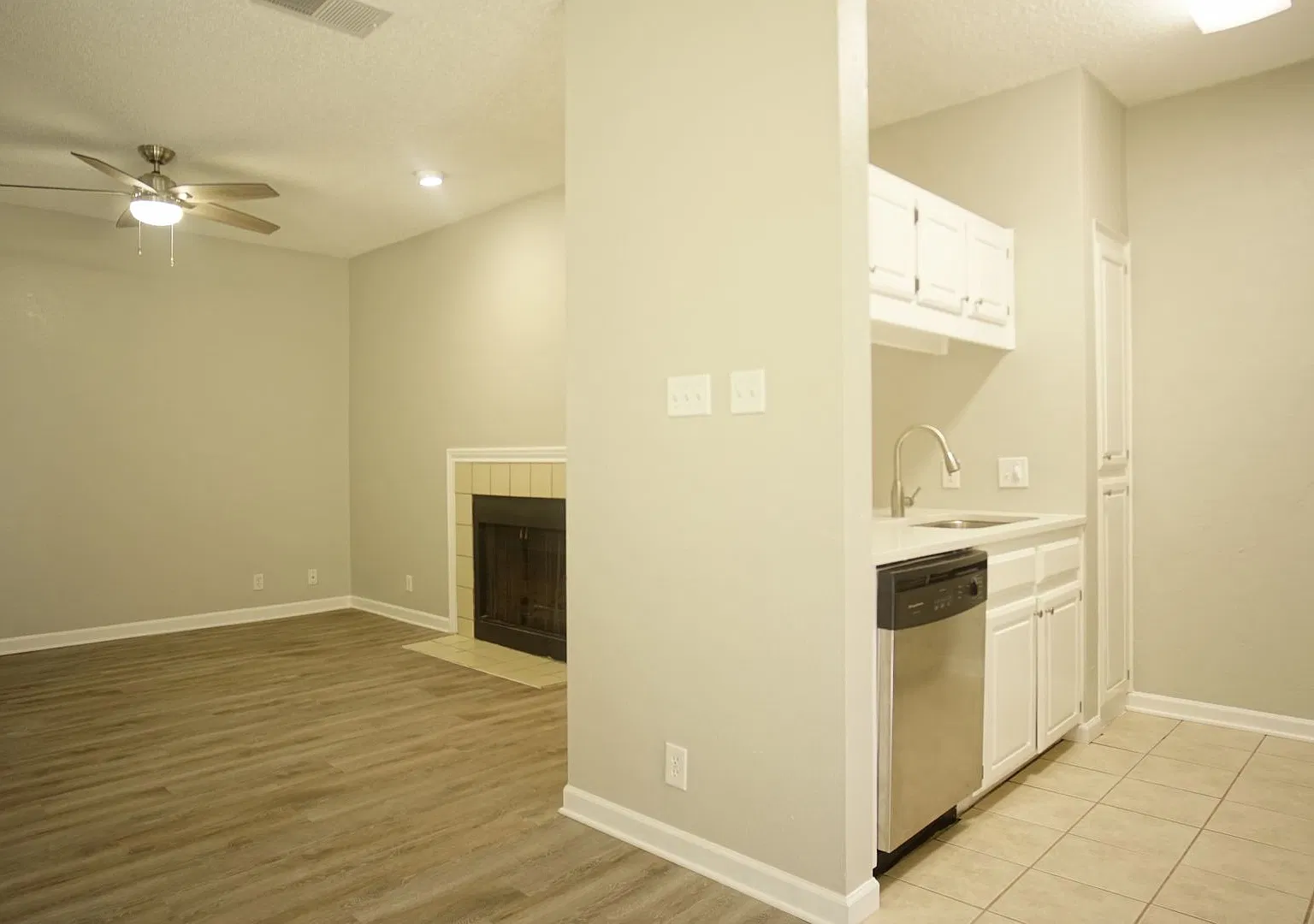 2 bed, 800 sqft, $1,700 — Photo 2