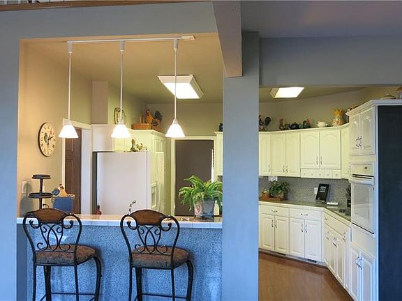 3rd image of 1 Timbercreek Ln