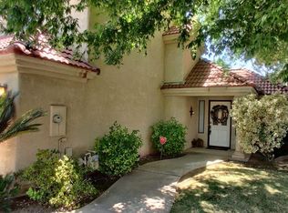 141 Countess Ln, Madera, CA 93637