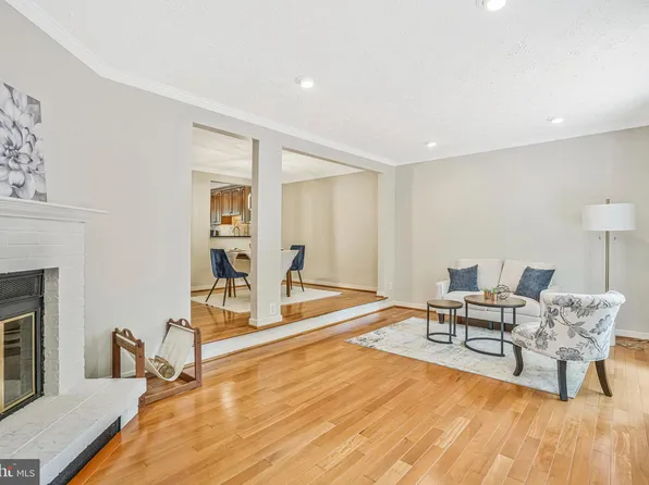 2907 Bridgehampton Ct, Falls Church, VA 22042