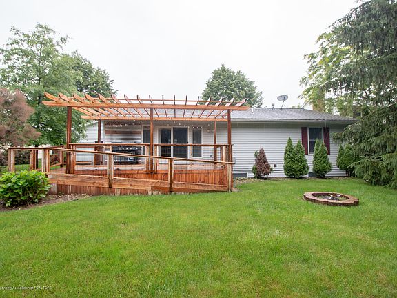 3rd image of 3789 Wachtel Dr