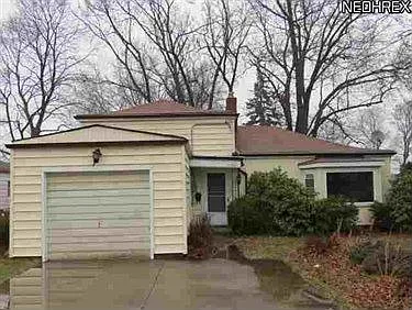 2086 W Manor Ave photo 1