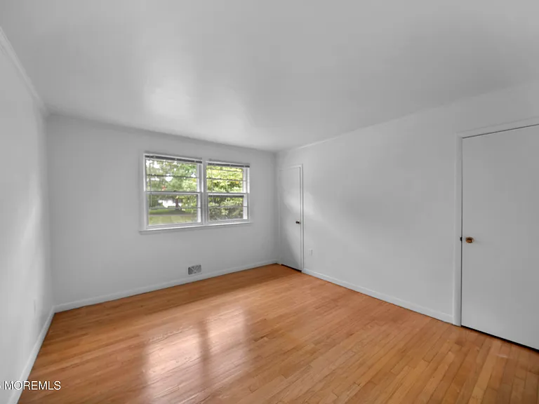 170 Bingham Ave — Photo 18