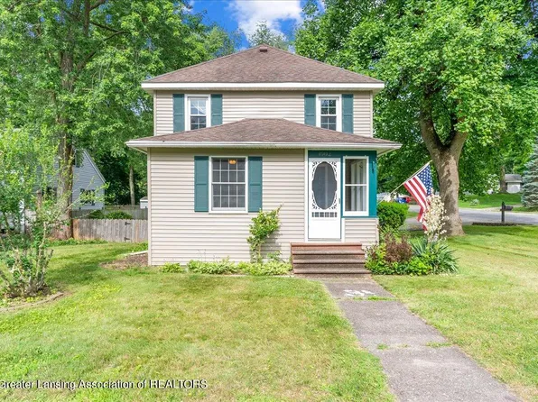 1002 S Park St, Hastings, MI 49058
