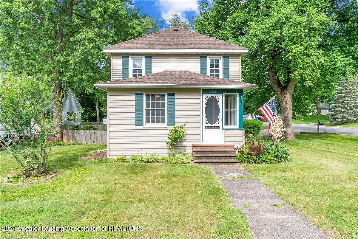 1002 S Park St photo 1