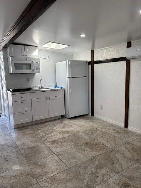 2nd image of 3807 Clinton Rd #4