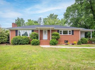 826 Jamestown Rd, Morganton, NC 28655