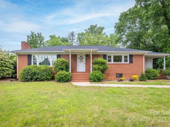 826 Jamestown Rd, Morganton, NC 28655