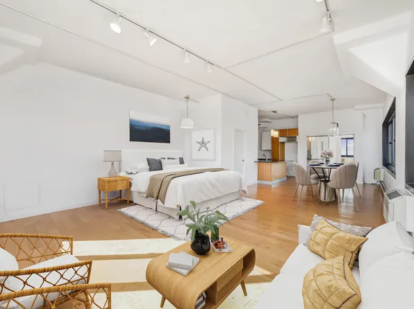 10 Bay Street Landing image 20 of 30