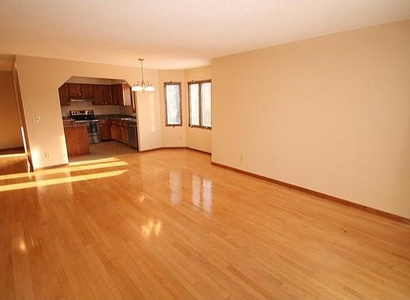 Living Room/Dining