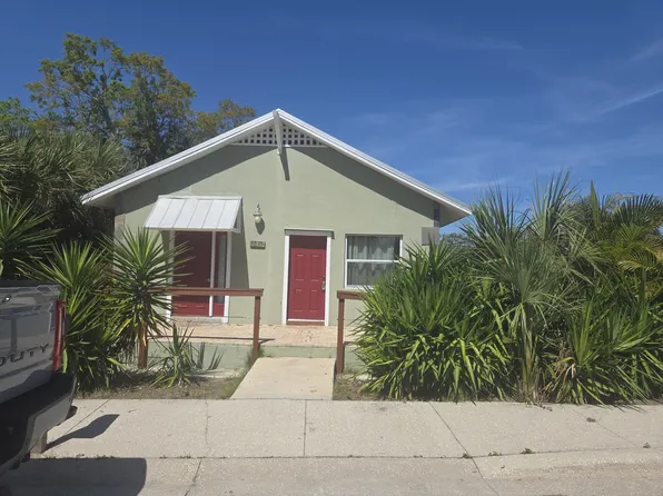143 E Spruce St, Tarpon Springs, FL 34689