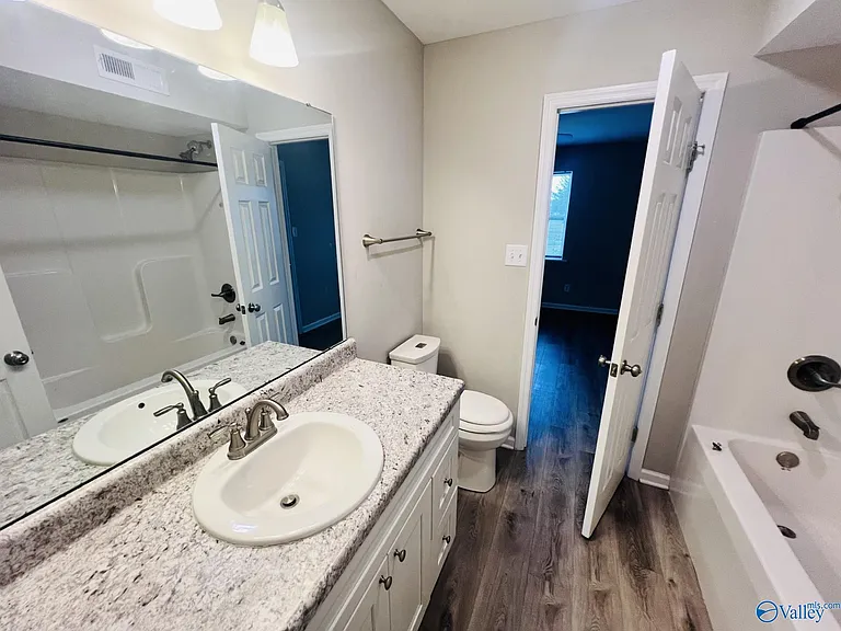 1870 Graymont Ln SW #B — Photo 7