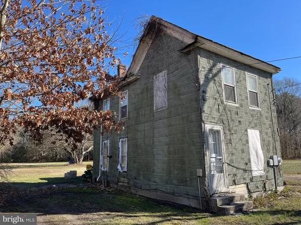 3725 Georges Ln, Crisfield, MD 21817