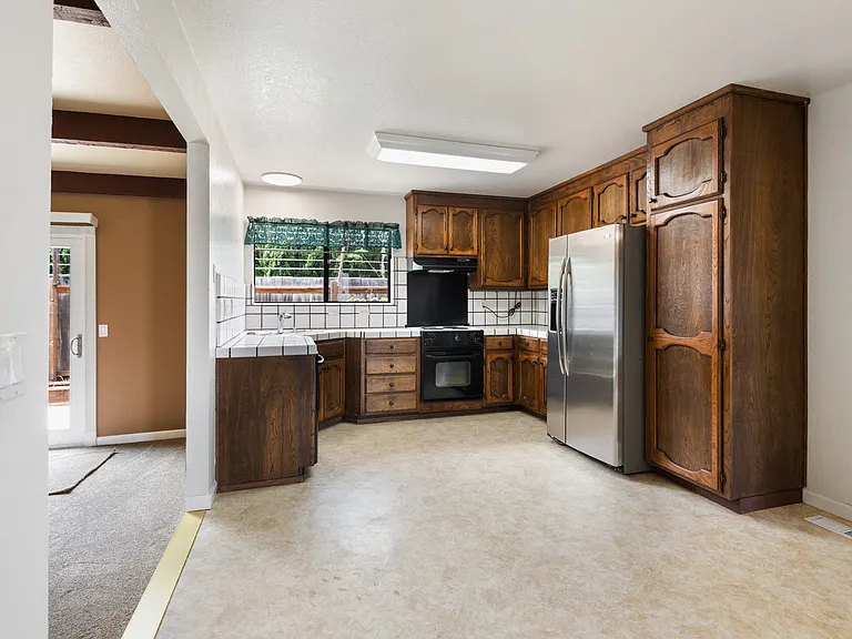 109 Ginos Ct — Photo 9