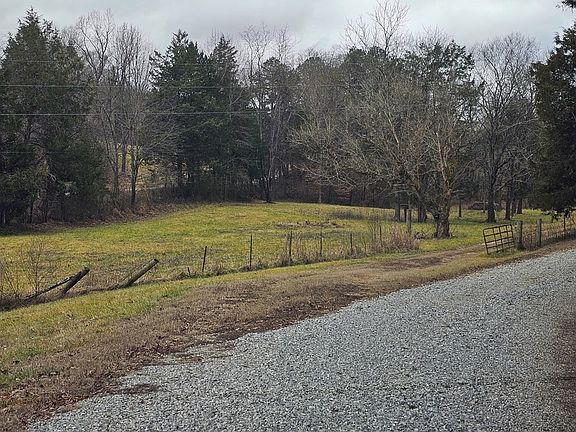 2nd image of 1007 Spring Creek Rd