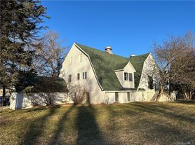 15 Kelly Ln, Pine Bush, NY