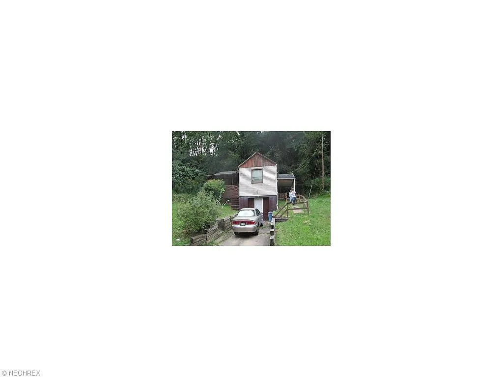 211 Bennett Dr photo 1