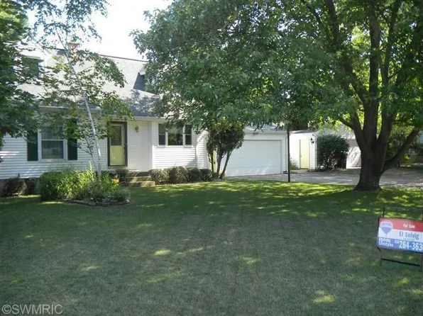 1681 Margaret Dr, Dorr, MI 49323