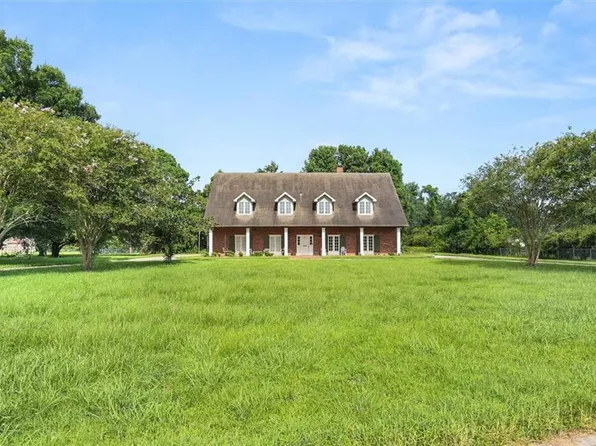 8021 Saro Ln, Saint Bernard, LA 70085
